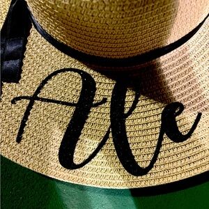 Sunhat - Ale Inscription